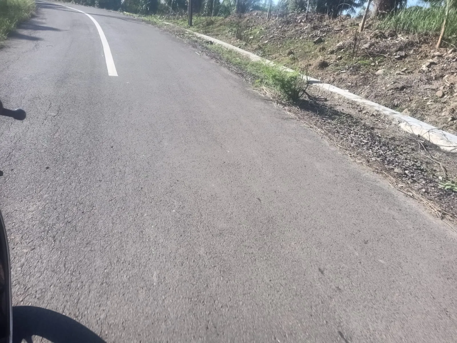 Bupati Pandeglang Dapat Ucapan Terima Kasih Dari Warga Desa Karang Bolong