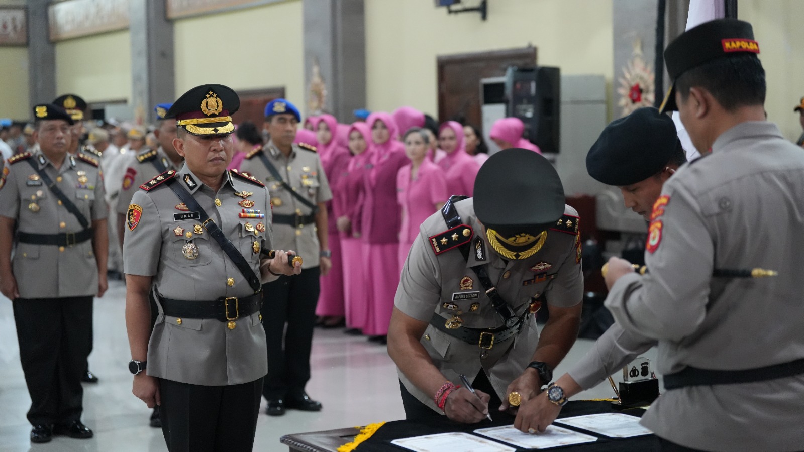 Kapolda Bali Pimpin Upacara Sertijab Kapolres Klungkung