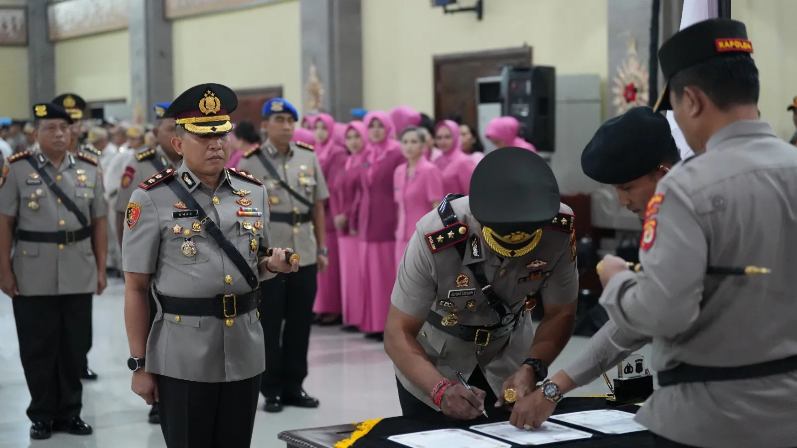 Kapolda Bali Pimpin Upacara Sertijab Kapolres Klungkung