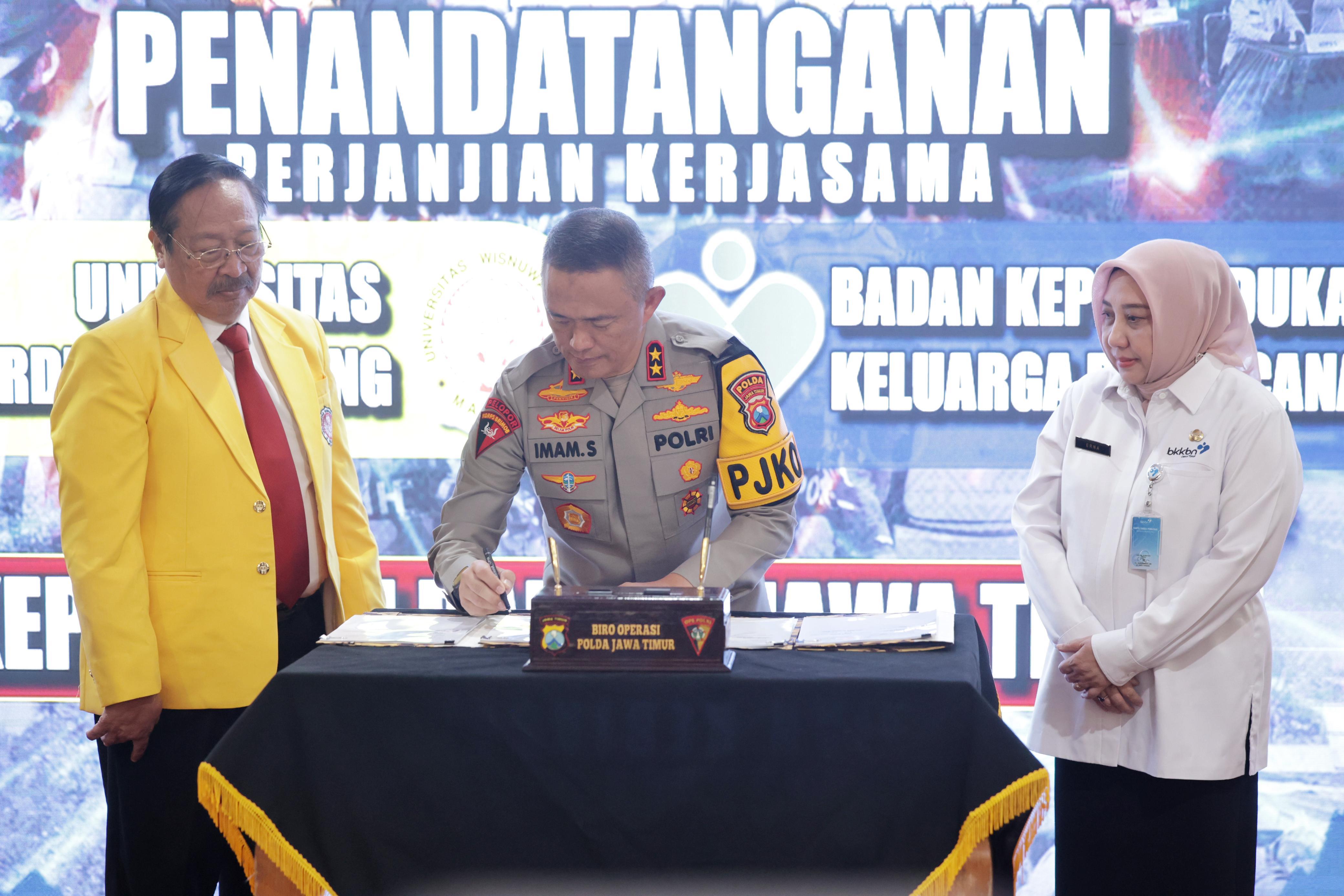 Polda Jatim Tandatangani MoU Dengan BKKBN dan Unidha Cegah Stunting Wujudkan Generasi Unggul