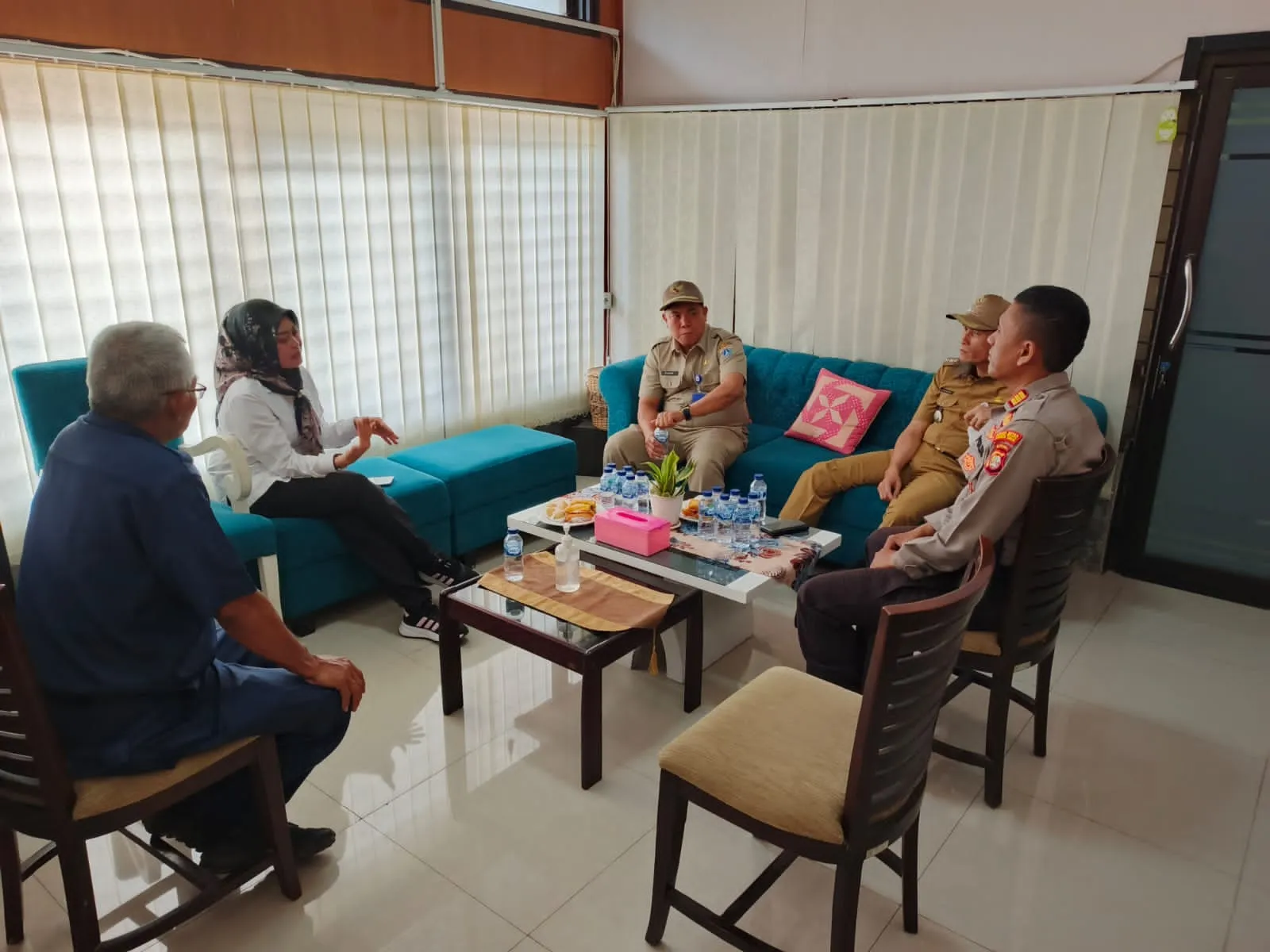 AKP Sri Yatmini Bersama Binmas Pulogadung Beri Penyuluhan Tentang Tawuran, Narkoba dan Bullying di SMKN 26 Jakarta Rawamangun