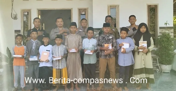 Jum'at Berkah, Kapolsek Tegalampel dan Anggota Santuni Anak Yatim di Sekarputih