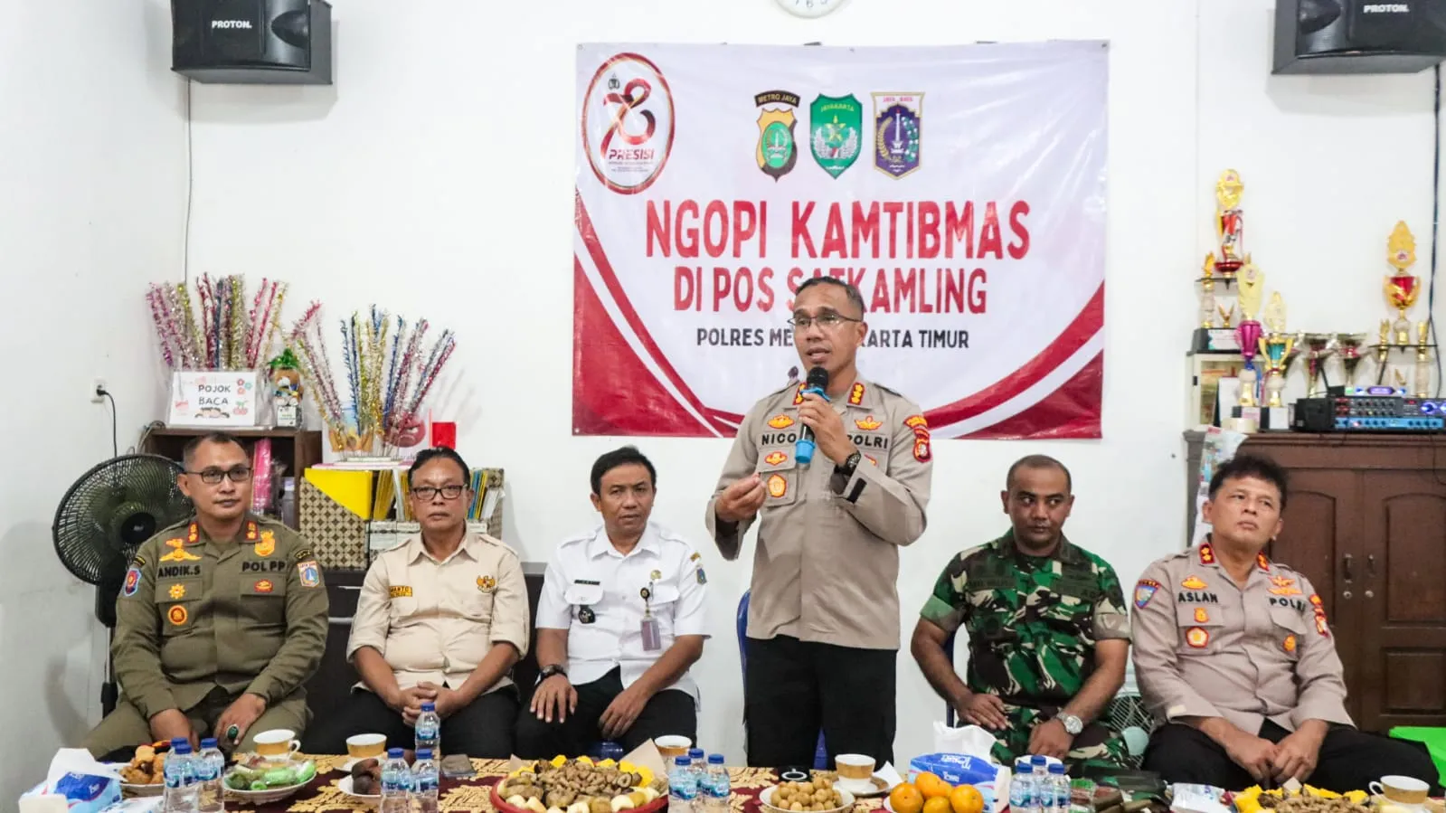 Ngopi Kamtibmas Bersama 4 Pilar di Satkamling RW 10 Pulogadung, Ini Yang Disampaikan Kapolres Metro Jak-Tim