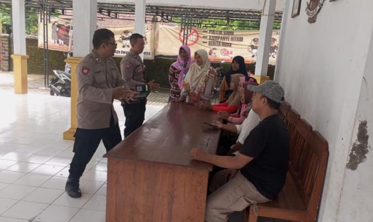 Polsek Jatikalen Lakukan Patroli Dialogis Gaungkan Program Cooling System Menghadapi Pentahapan Pilkada Serentak 2024