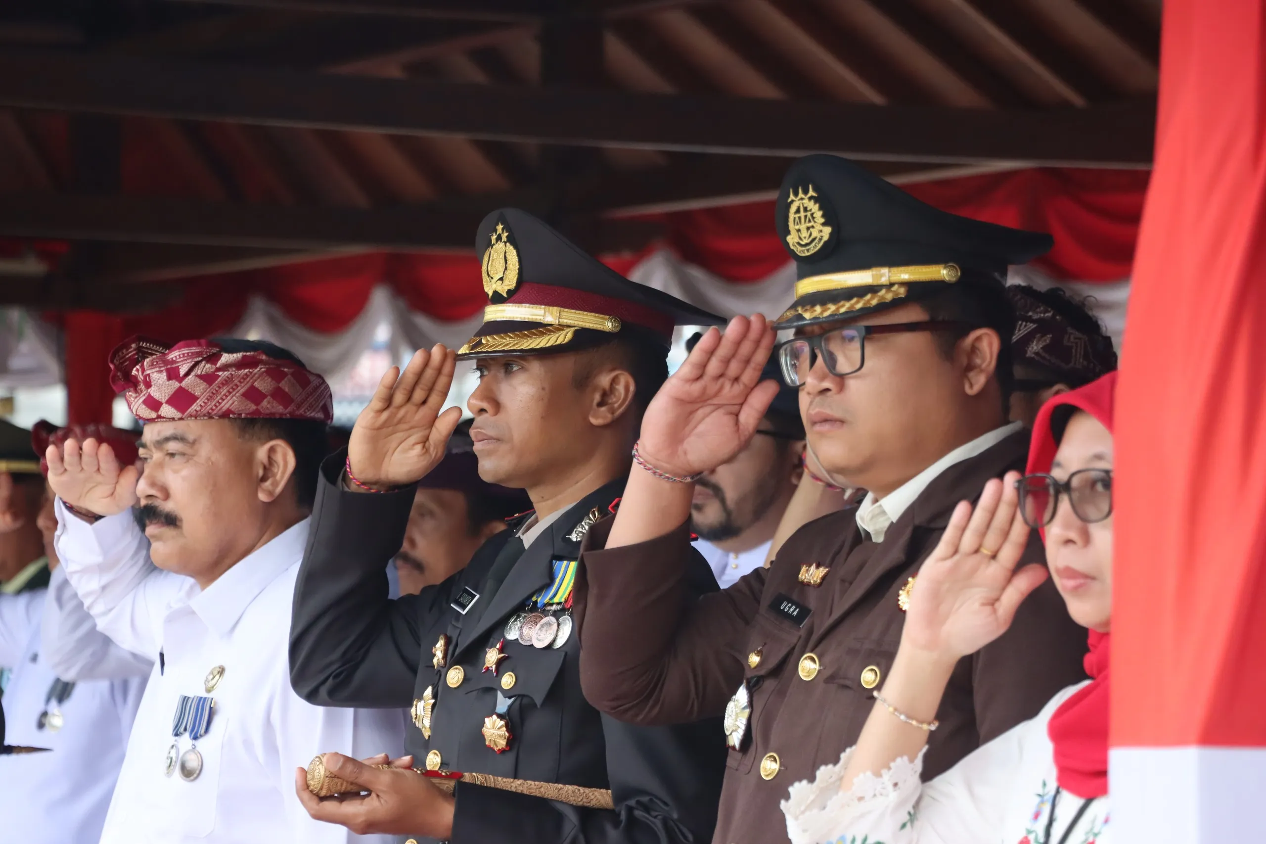 Kapolres Karangasem Hadiri Upacara HUT RI ke-79 di Lapangan Tanah Aron