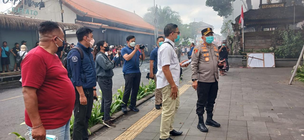 Pasar Seni Ubud Kebakaran 21 Unit Damkar Polri dan TNI Berjuang Padamkan Api