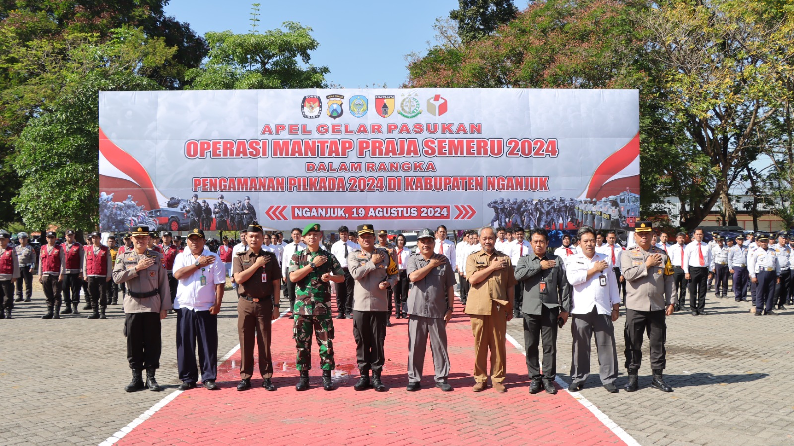 Pimpin Gelar Pasukan Operasi Mantap Praja Semeru 2024, Kapolres Nganjuk Ingatkan Anggotanya Untuk Waspada Terhadap Potensi Konflik