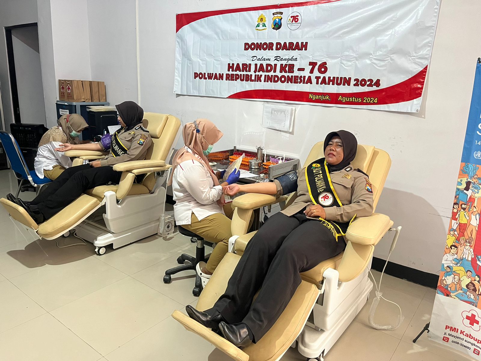 Polwan Polres Nganjuk Donorkan Darah Dalam Rangka HUT ke-76, Wujud Nyata Kepedulian Kemanusiaan