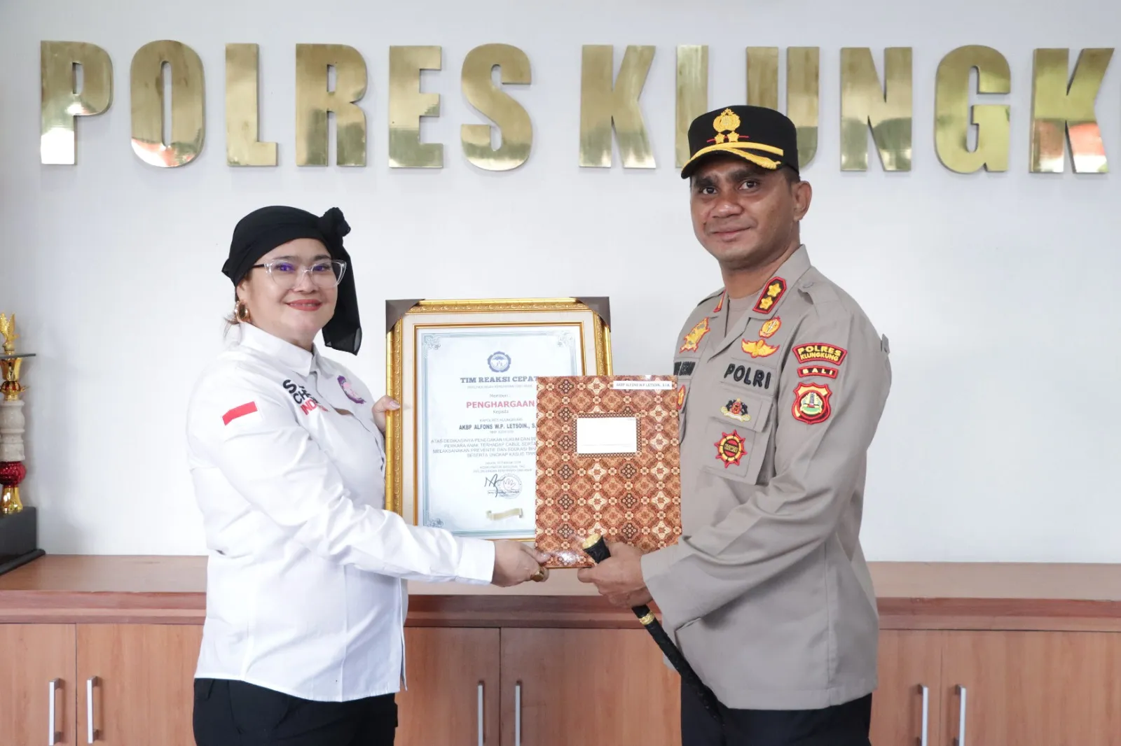 Kapolres Klungkung Terima Penghargaan dari TRCPPA