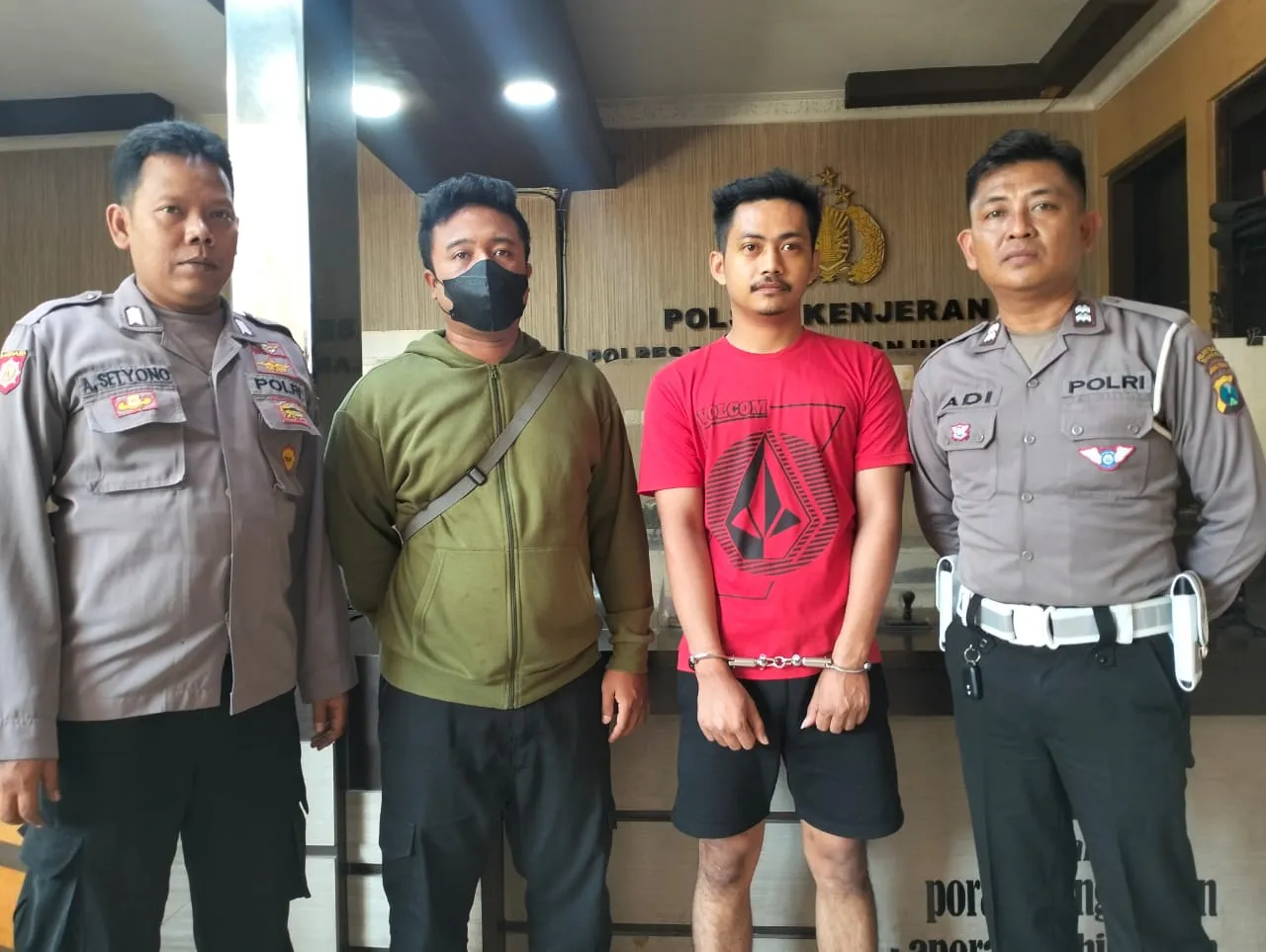 Polsek Kenjeran Amankan Seorang Residivis Edarkan Narkotika Jenis Pil Ekstasi