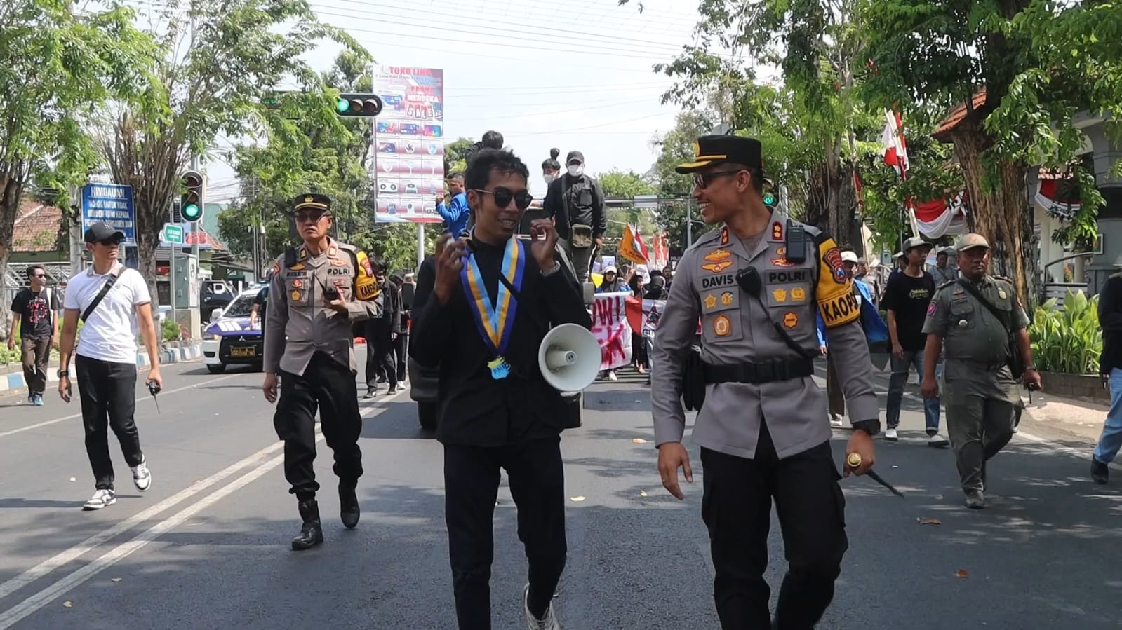 Kapolres Pasuruan Kota Pimpin Pengamanan Unjuk Rasa, Tekankan Pendekatan Humanis Untuk Menjaga Keamanan