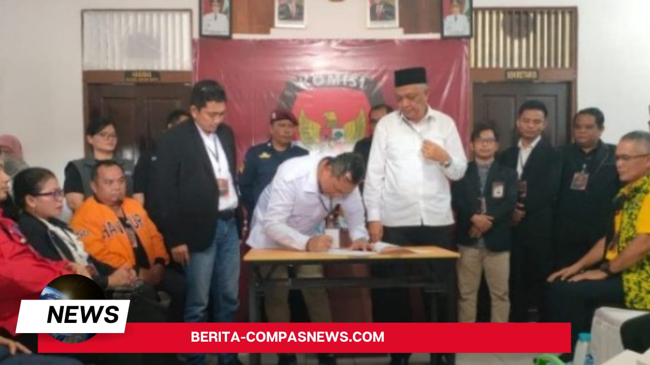 10 Partai Politik Antar Sebastianus Darwis - H.Syamsul Rizal Daftar ke KPU Bengkayang