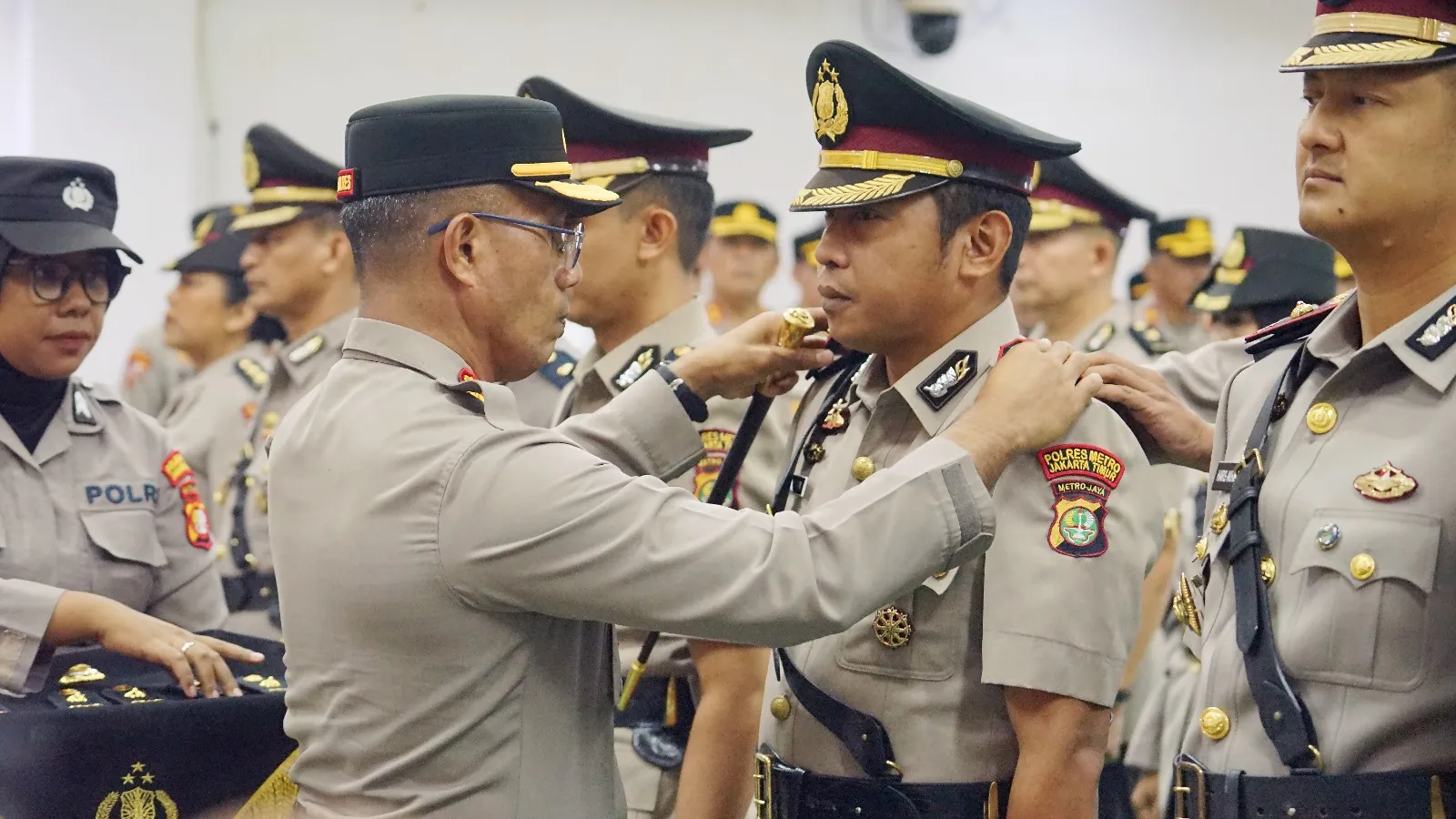 Kapolres Metro Jakarta Timur Pimpin Sertijab Kabag, Kasat dan Kapolsek Jajaran Polres Metro Jakarta Timur