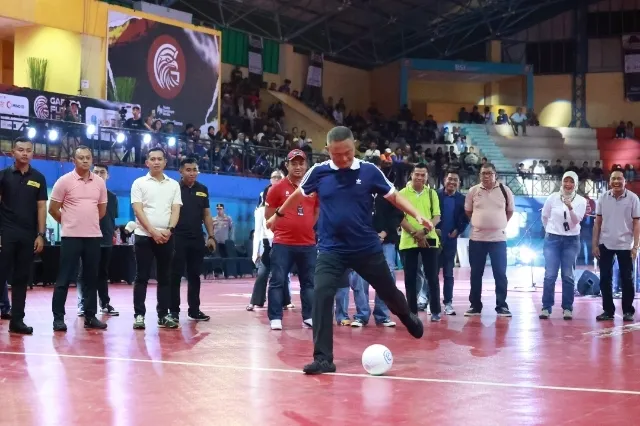 Kapolda Jatim Resmi Buka Garuda Futsal League Bersama Kadindik
