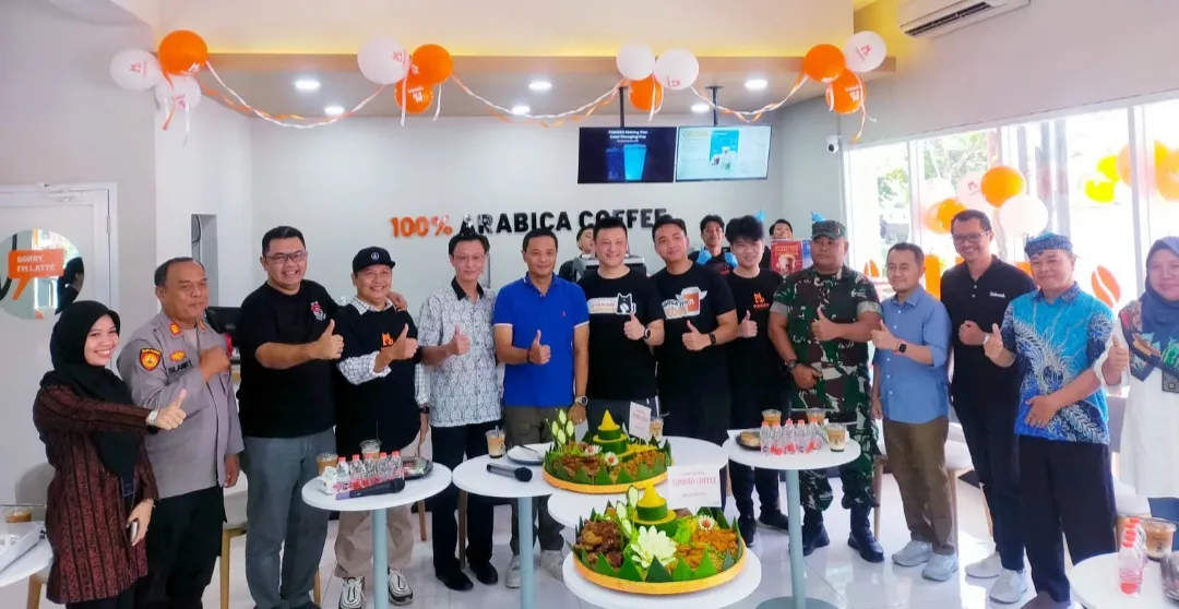 Bersama Kapolsek, Danramil 0822/01 Bondowoso Hadiri Undangan Grand Tomoro Coffee Bondowoso