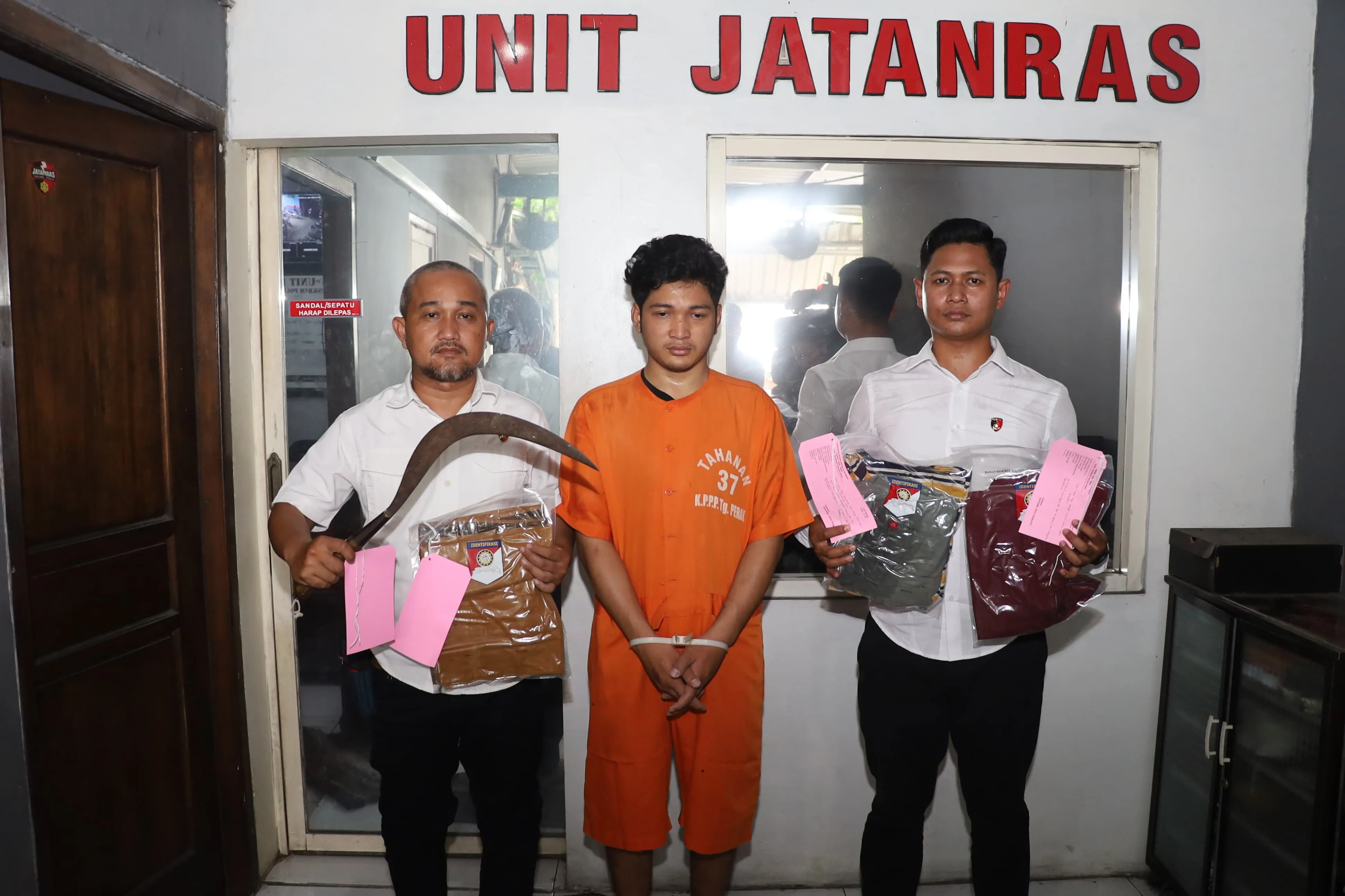 Polres Pelabuhan Tanjung Perak Berhasil Mengamankan Begal Bercelurit Yang Viral di Medsos
