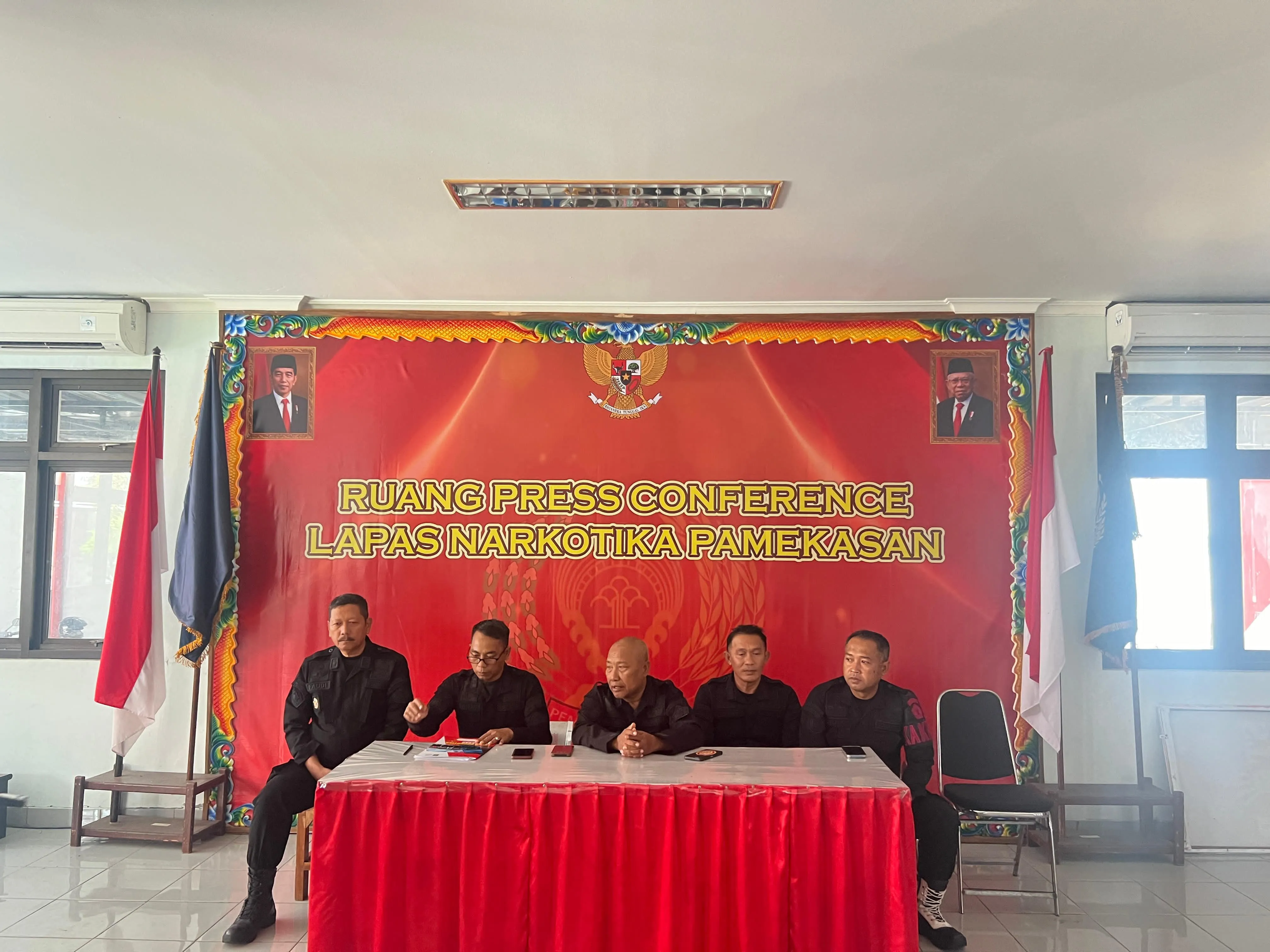Lapas Narkotika Kelas IIA Pamekasan Kanwil Kemenkumham Jatim Gelar Konferensi Pers Terkait Isu Viral Yang Menghebohkan Publik
