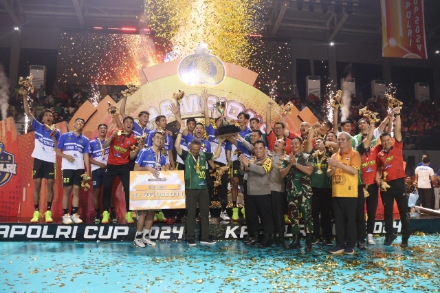 Kapolri Tutup Langsung Turnamen Bola Voli Sekaligus Resmikan Pembangunan Sumur Bor dan Filtrasi Air Bersih Layak Minum di Kalimantan Barat