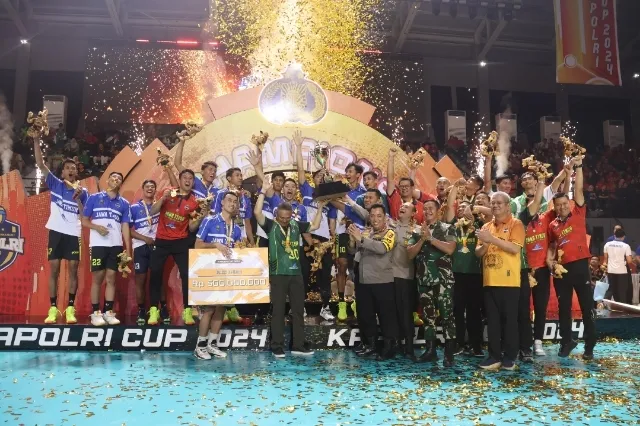 Kapolri Tutup Langsung Turnamen Bola Voli Sekaligus Resmikan Pembangunan Sumur Bor dan Filtrasi Air Bersih Layak Minum di Kalimantan Barat