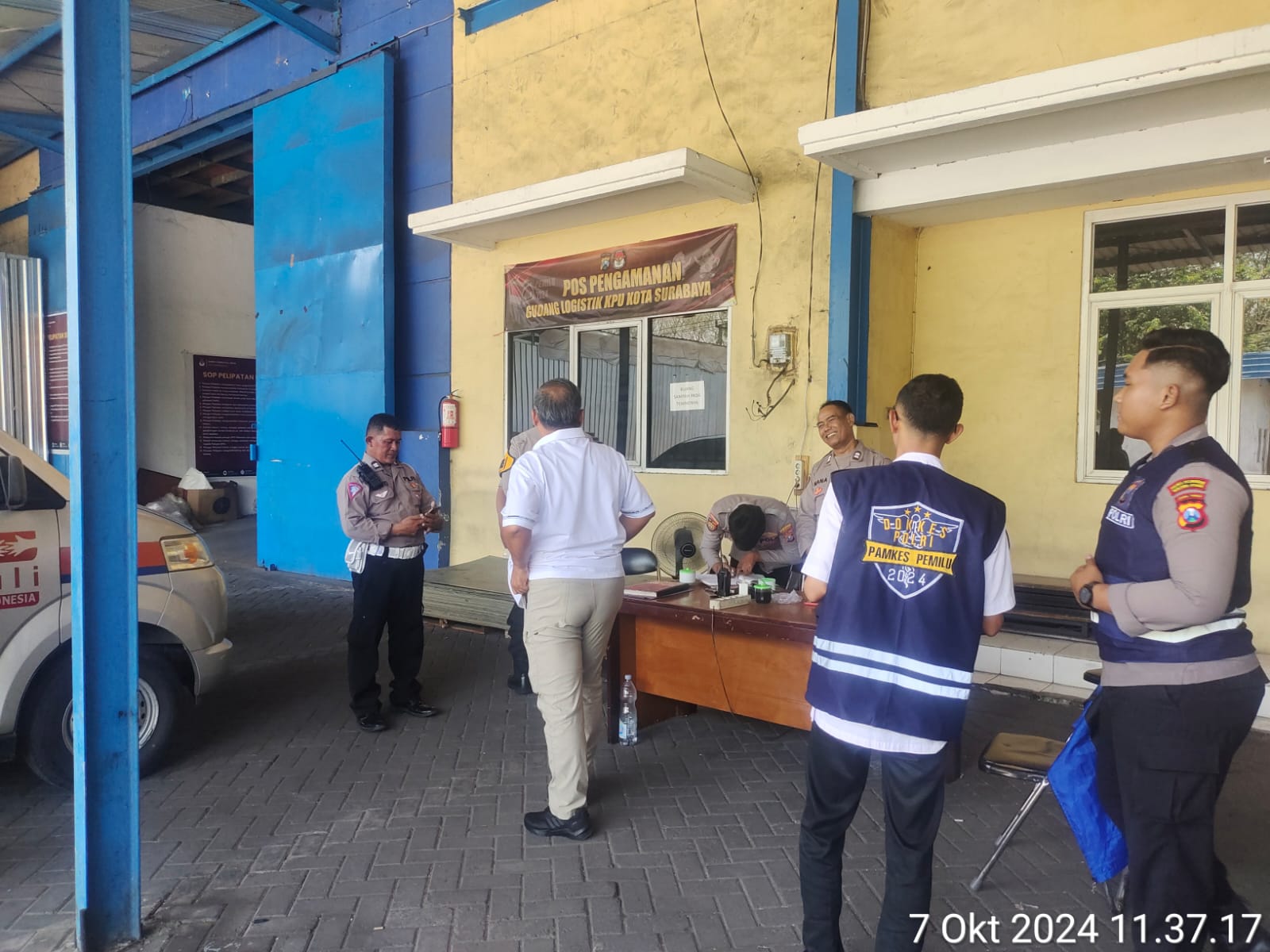 Polres Pelabuhan Tanjung Perak Tingkatkan Pengamanan Gudang KPU Pilkada 2024