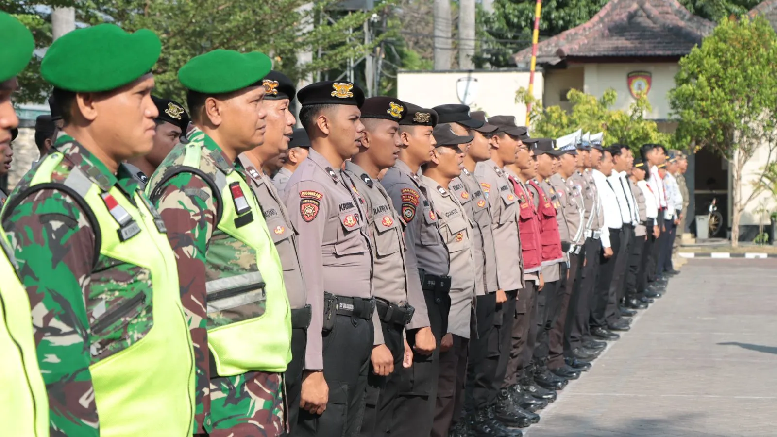 Gelar Pasukan Operasi Zebra Semeru 2024 Polres Nganjuk, Kapolres : Waspadai Peningkatan Aktivitas Masyarakat Pada Kegiatan Kampanye Pemilukada 2024