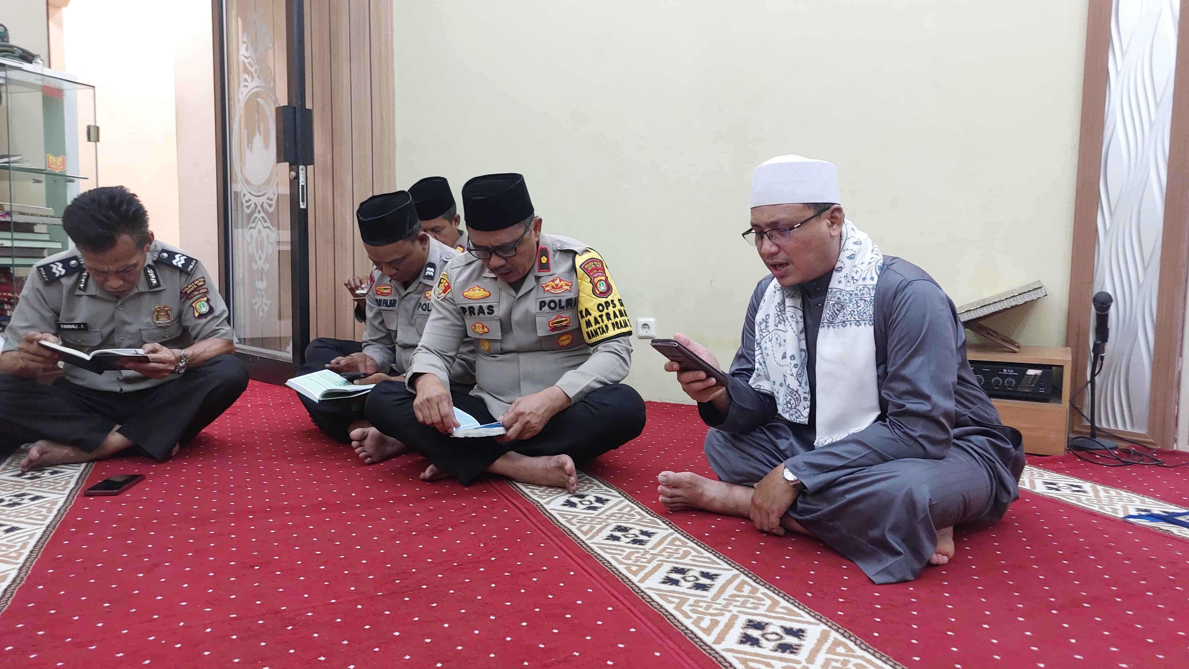 Polsek Matraman Berikan Pembinaan dan Pengajian Rutin Kepada Remaja Pelaku Tawuran