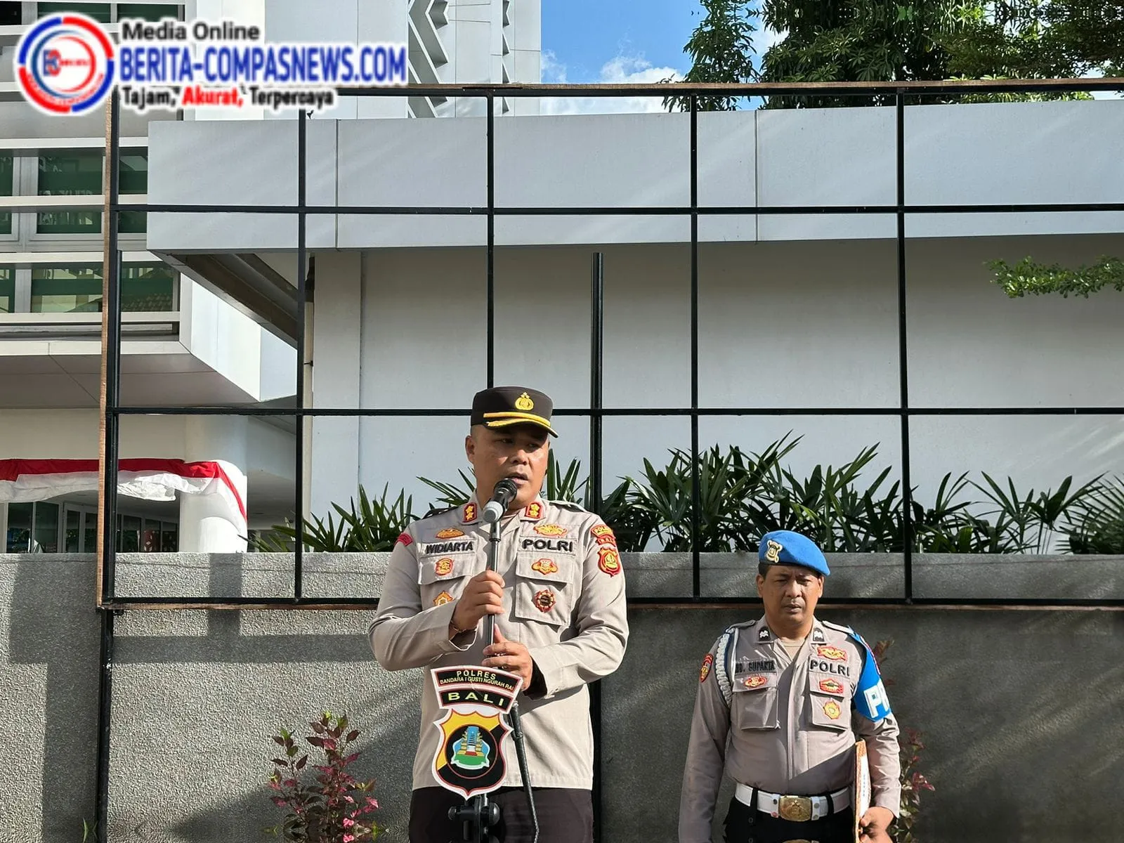Kapolres Bandara Ngurah Rai Sampaikan Beberapa Arahan saat Apel Jam Pimpinan