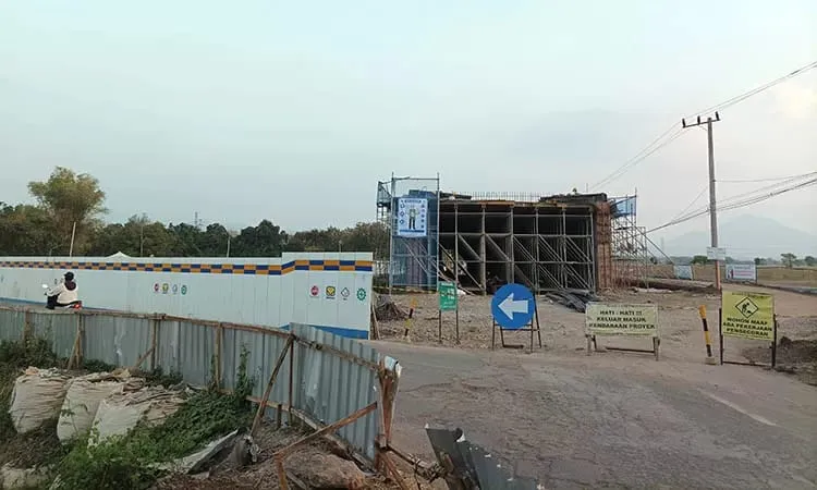 Material Pekerjaan Tol Probowangi Jadi Sorotan GM Grib Jaya Probolinggo