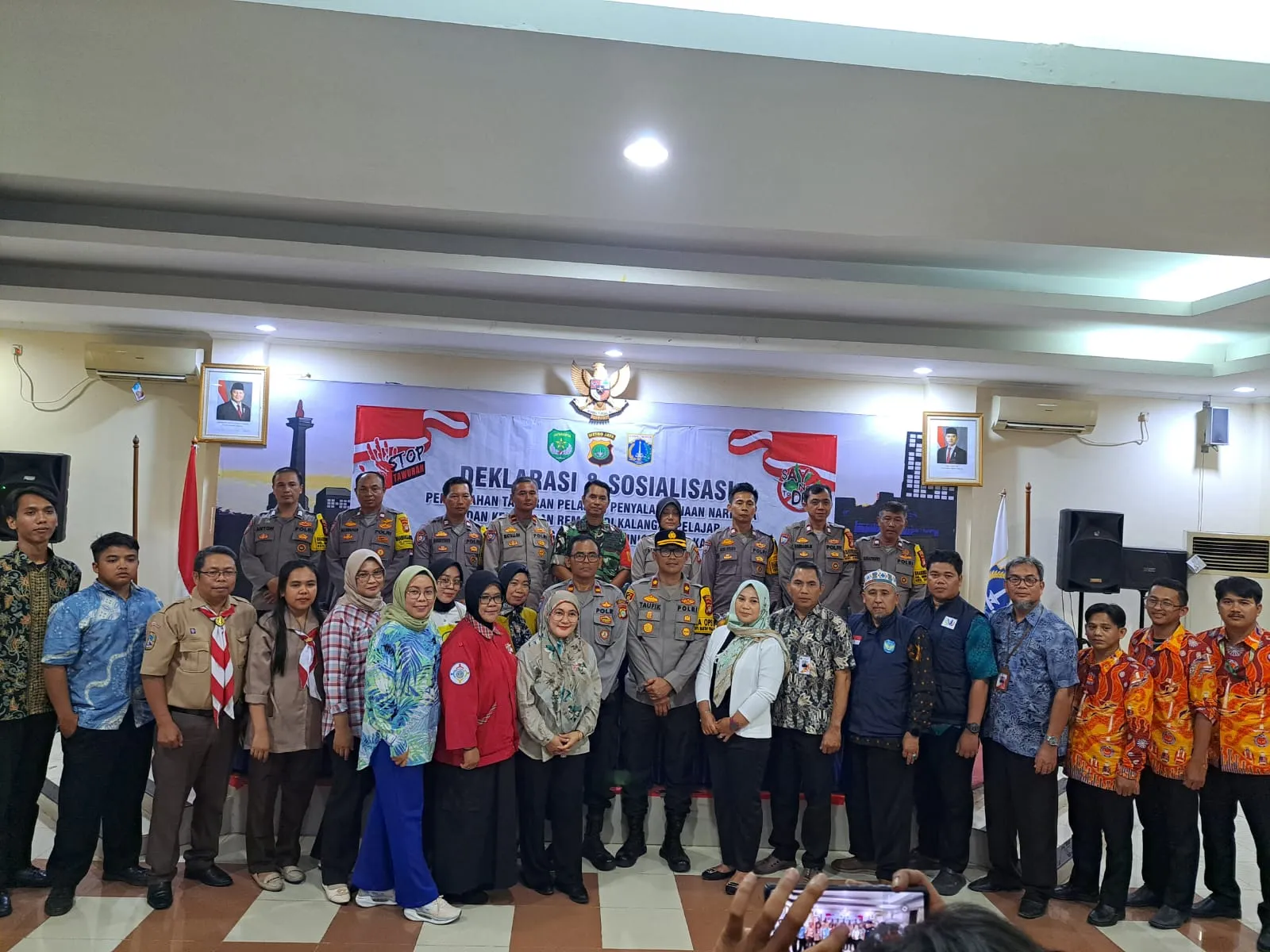 Polsek Kembangan Bersama 3 Pilar Gelar Deklarasi Anti Tawuran, Ratusan Pelajar Ikut Sosialisasi Kenakalan Remaja