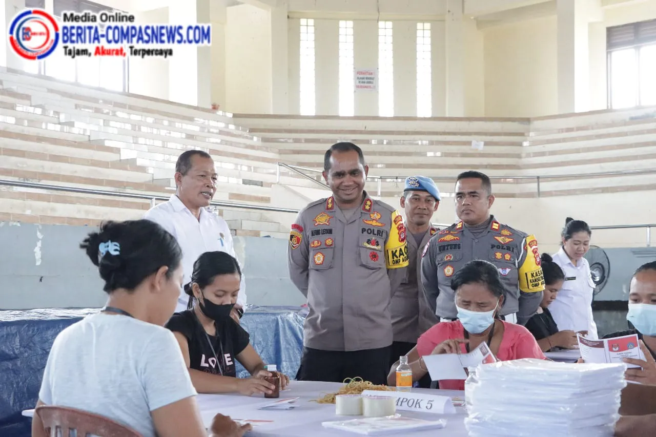 Kapolres Klungkung Tinjau Langsung Penyortiran dan Pelipatan Surat Suara Pilkada 2024