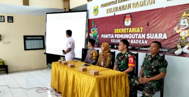 Babinsa Koramil 01 Bondowoso Hadiri Rakor Bantuan Pangan dan Sosialisasi Pencegahan Penyakit DBD di Kel. Badean