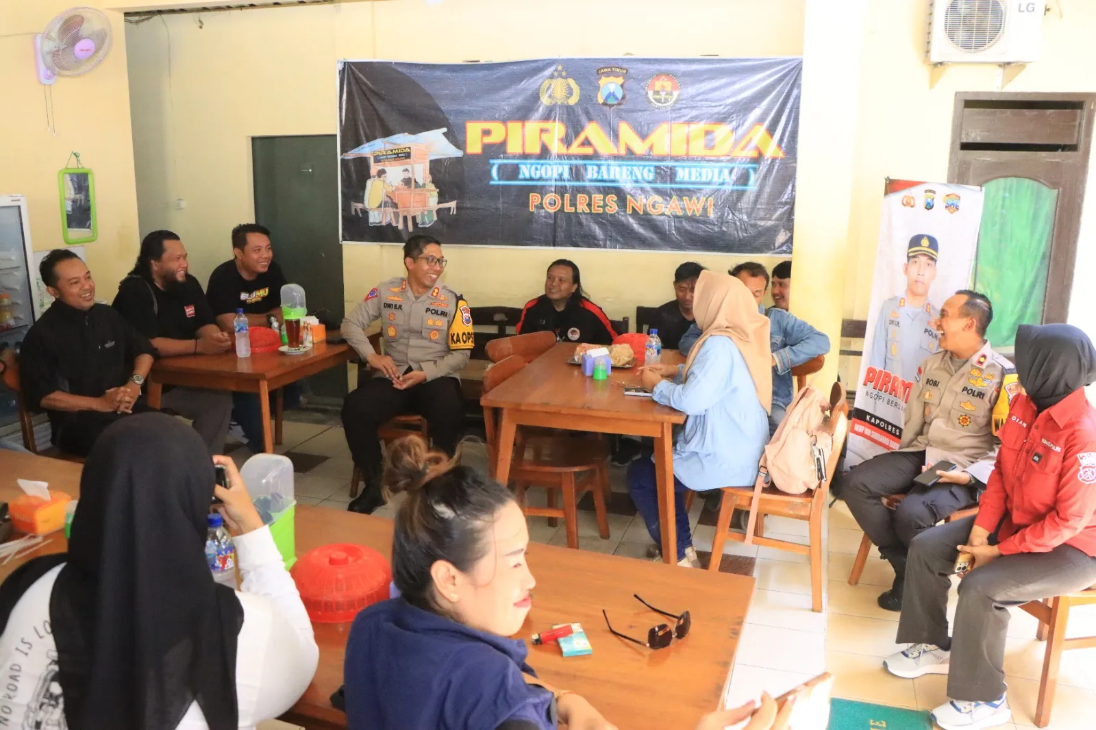 Upaya Cooling System Untuk Pilkada 2024 Damai, Polres Ngawi Gelar Piramida