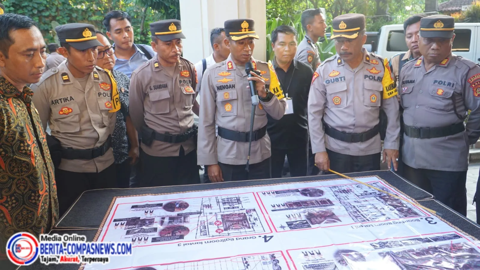 Kapolres Karangasem Pimpin Tactical Floor Game Jelang Pengamanan Debat Pilkada