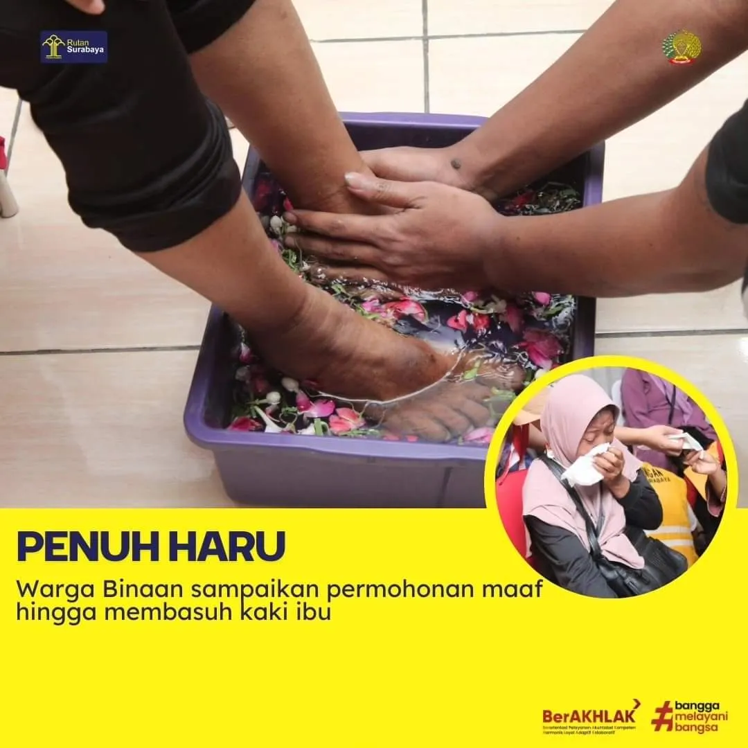 Warga Binaan Rutan Surabaya Mohon Maaf dan Basuh Kaki Ibu Dengan Penuh Haru