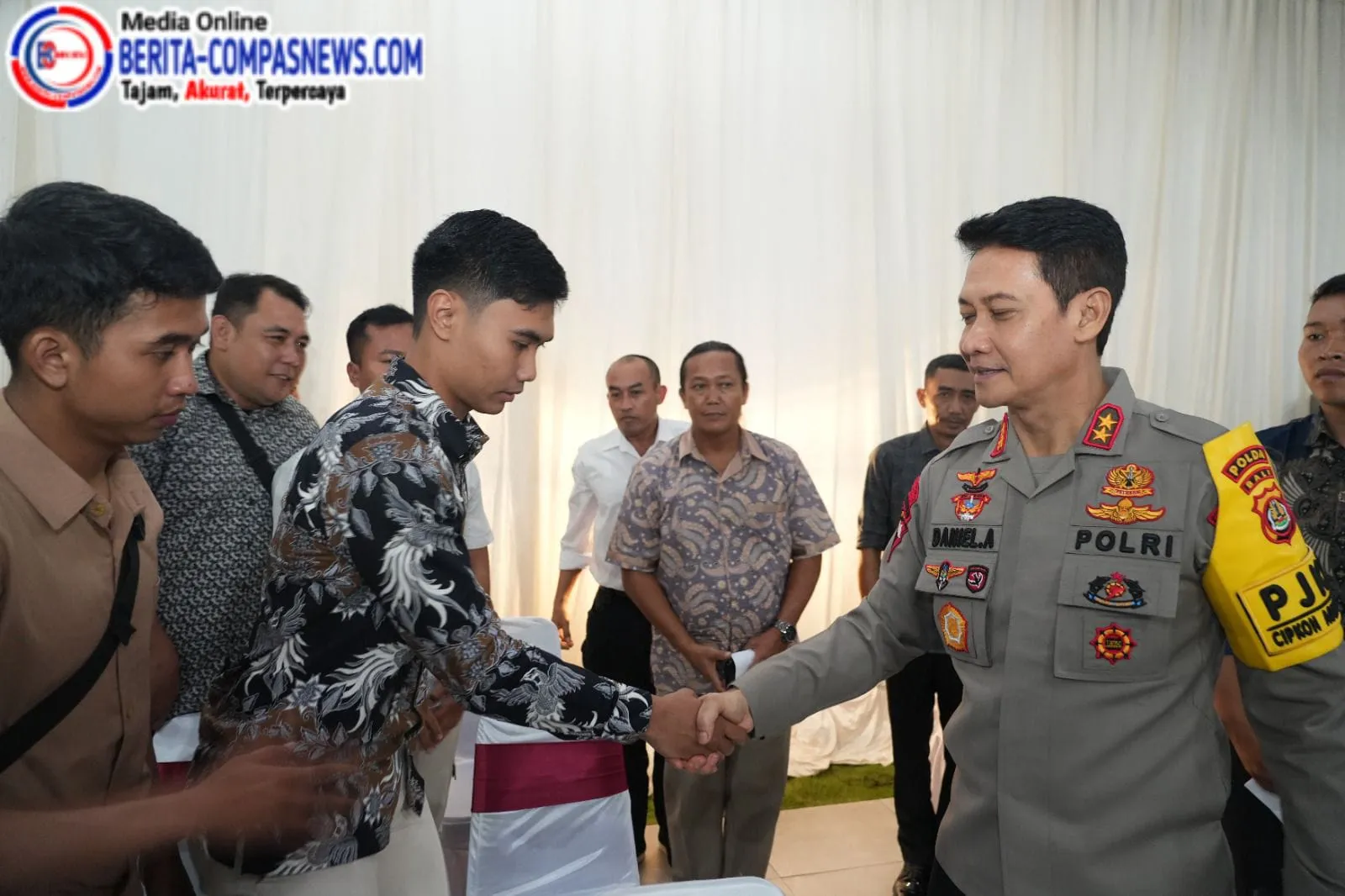 Kapolda Bali Sampaikan Pentingnya Idiologi Pancasila, Demokrasi dan HAM dalam Bernegara di Program Jumat Curhat
