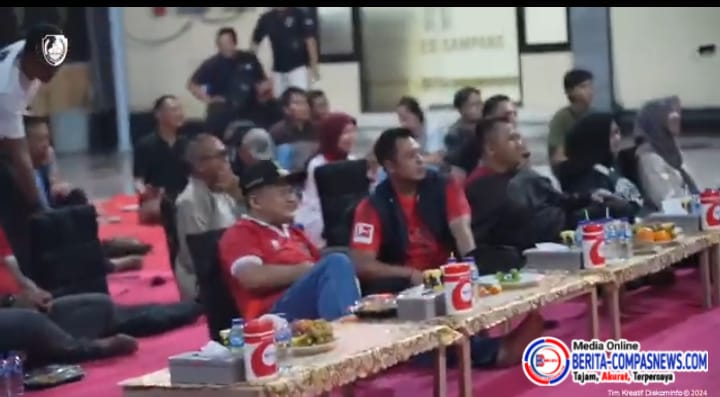Polres Sampang Bersama Forkopimda Gelar Nobar Kualifikasi Piala Dunia, Upaya Menjaga Persatuan Masyarakat