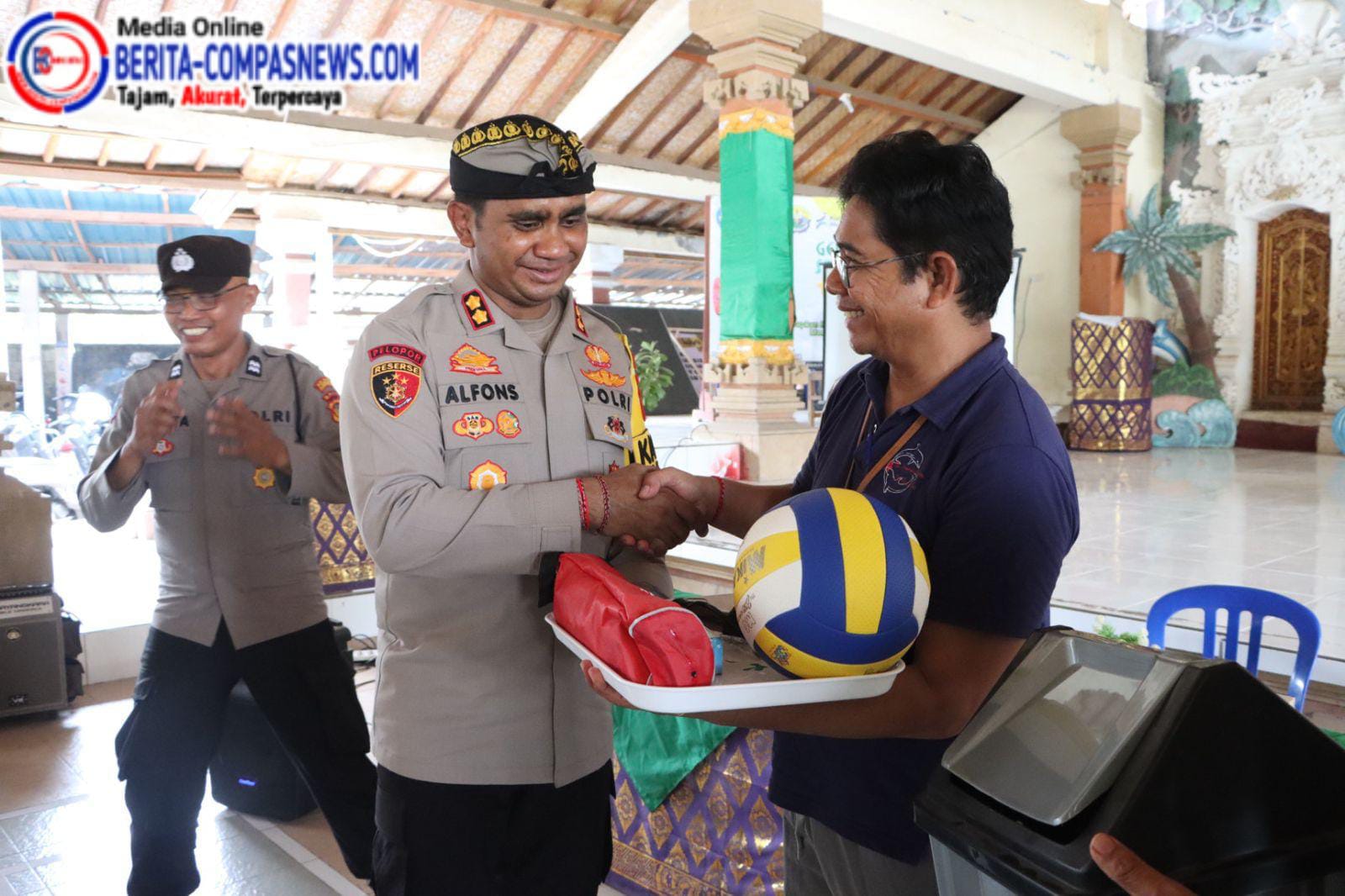 Kapolres Klungkung Jadi Narasumber Gelar Jumat Curhat di SMA N 1 Nusa Penida