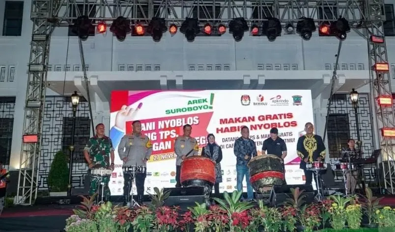 Warga Antusias Sambut Program Makan Gratis "Mari Nyoblos Mangan Wareg" di Kota Surabaya