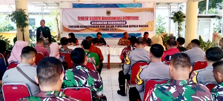Danramil 0822/01 Bondowoso Hadiri Rapat Forkopimcam Kewaspadaan Dini Menjelang Pilkada 2024