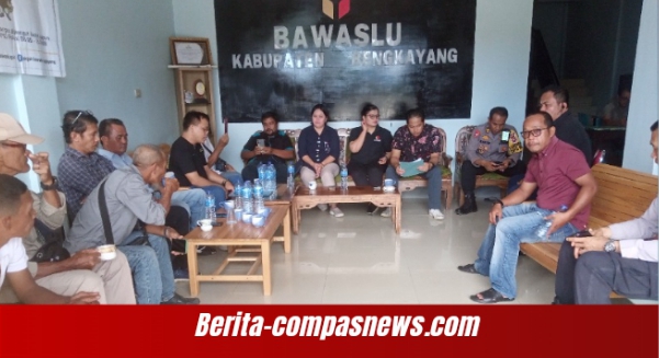Kuasa Hukum Rollex Corrnery ‼️Irawan Laporkan Dugaan Pelanggaran Pemilu PILBUP No Urut 2 Ke Bawaslu Bengkayang