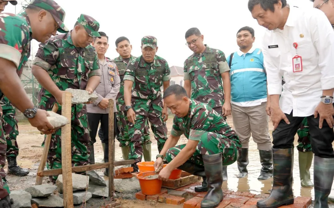 Bangun Komplek Kolaboratif, Danrem 052/Wkr Mayjen TNI Krido Pramono : Sebagai Wujud Dukungan Program Pemerintah Dan TNI AD Menuju Indonesia Emas 2045