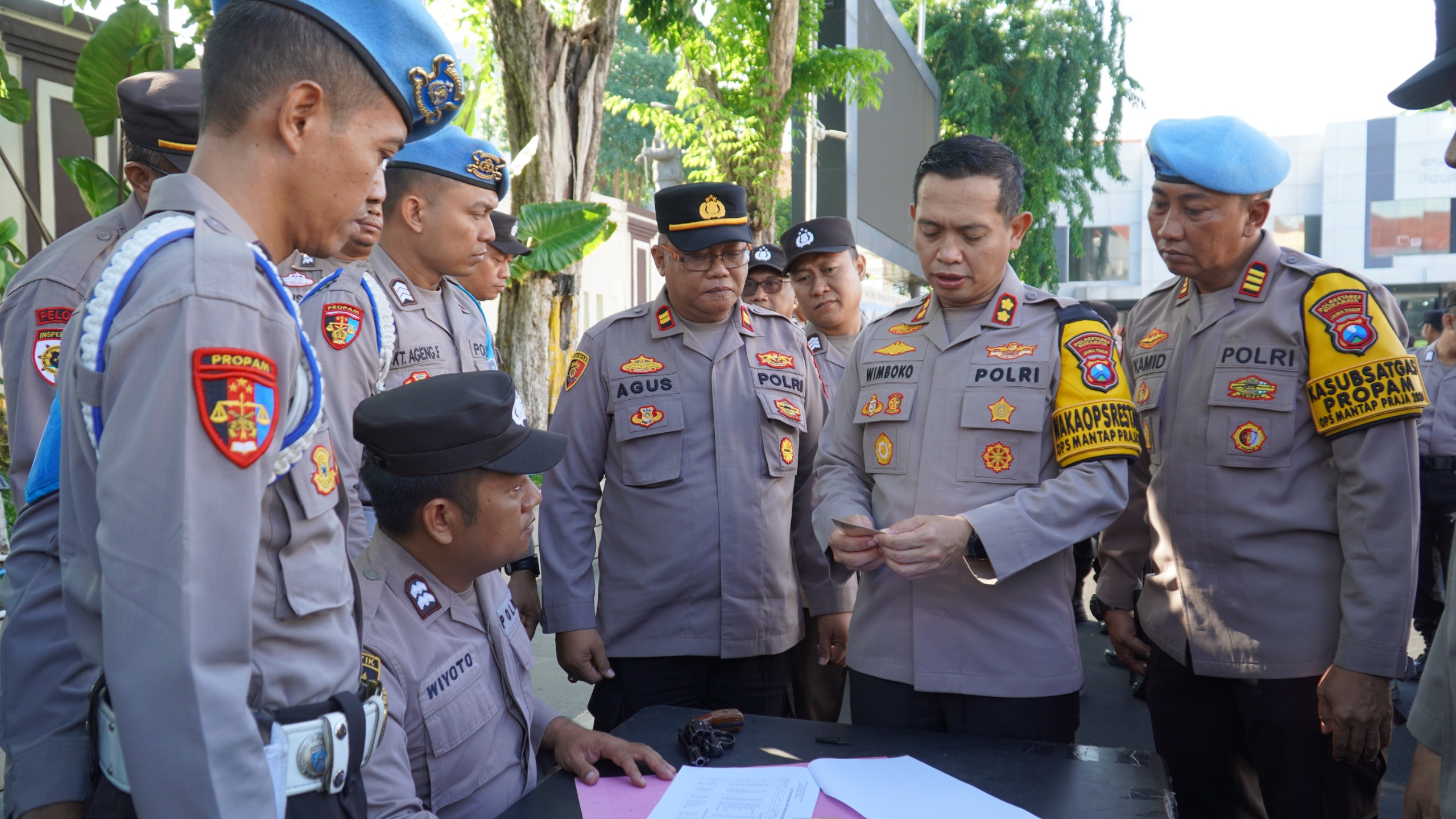 Wakapolrestabes Surabaya Pimpin Langsung Pemeriksaan Senjata Api Anggota