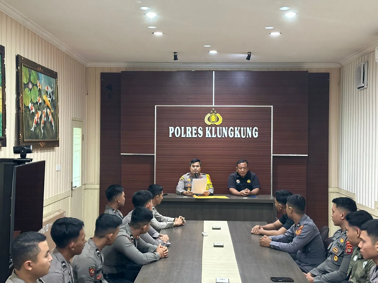 Wakapolres Klungkung Berikan Pelatihan Komunikasi Publik Untuk Personel Bintara Remaja