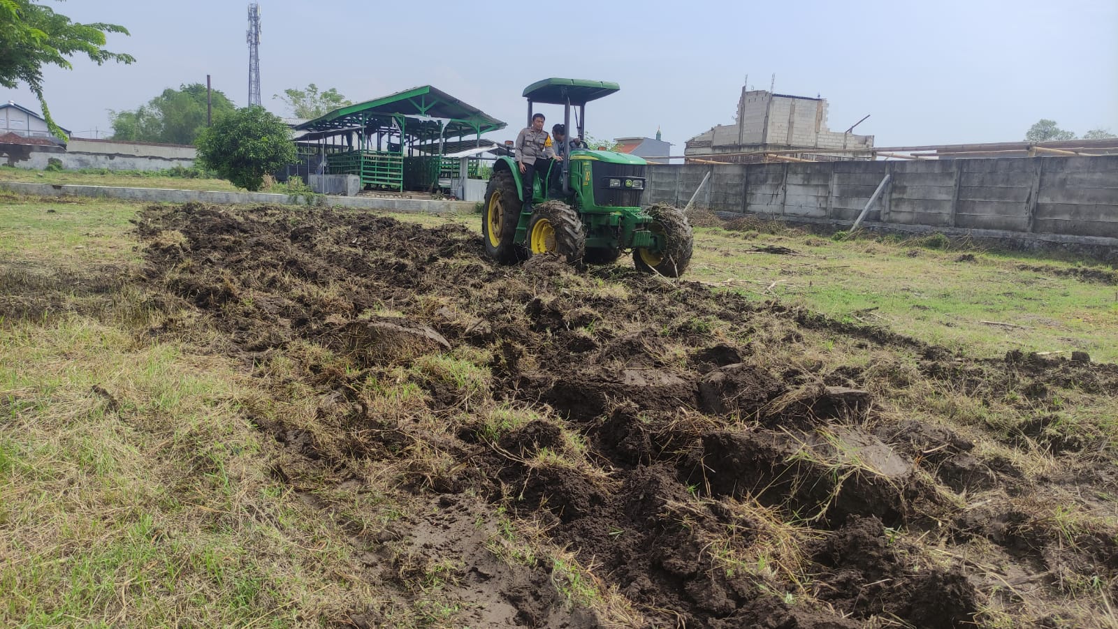 Wujudkan Ketahanan Pangan Polresta Sidoarjo Buka Lahan Tidur Jadi Produktif