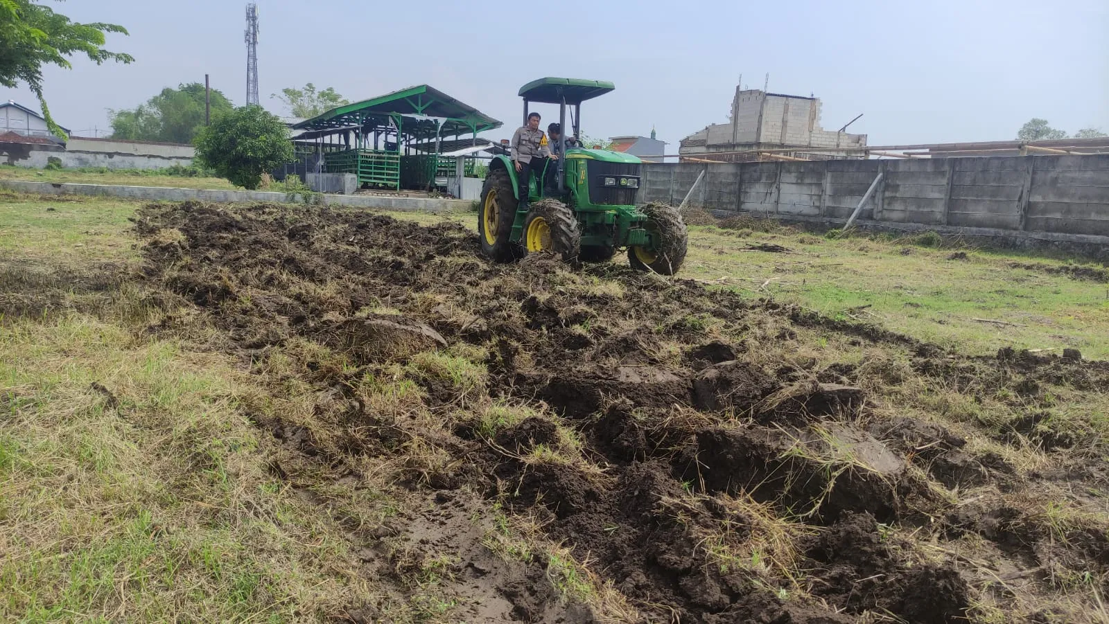 Wujudkan Ketahanan Pangan Polresta Sidoarjo Buka Lahan Tidur Jadi Produktif