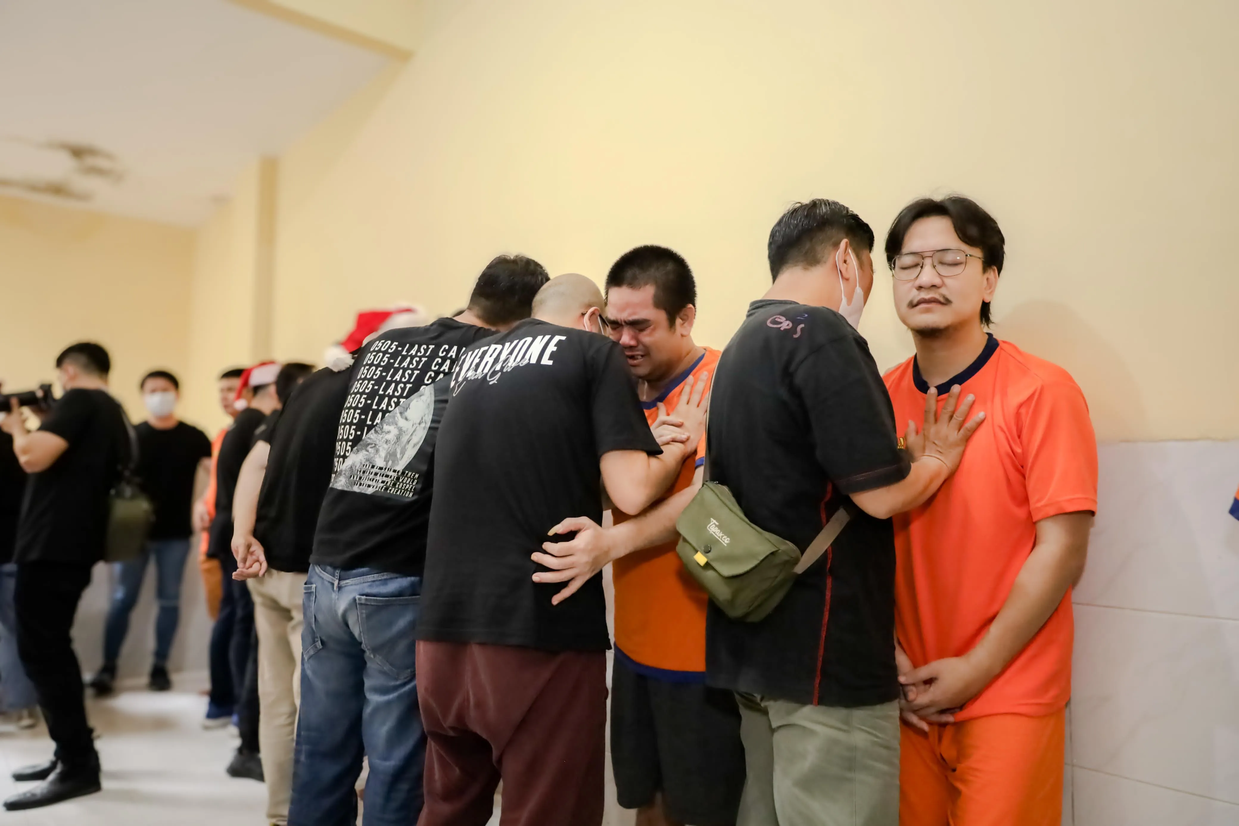 Tahanan Polrestabes Surabaya Laksanakan Ibadah Natal di Rutan Sat Tahti Polrestabes Surabaya