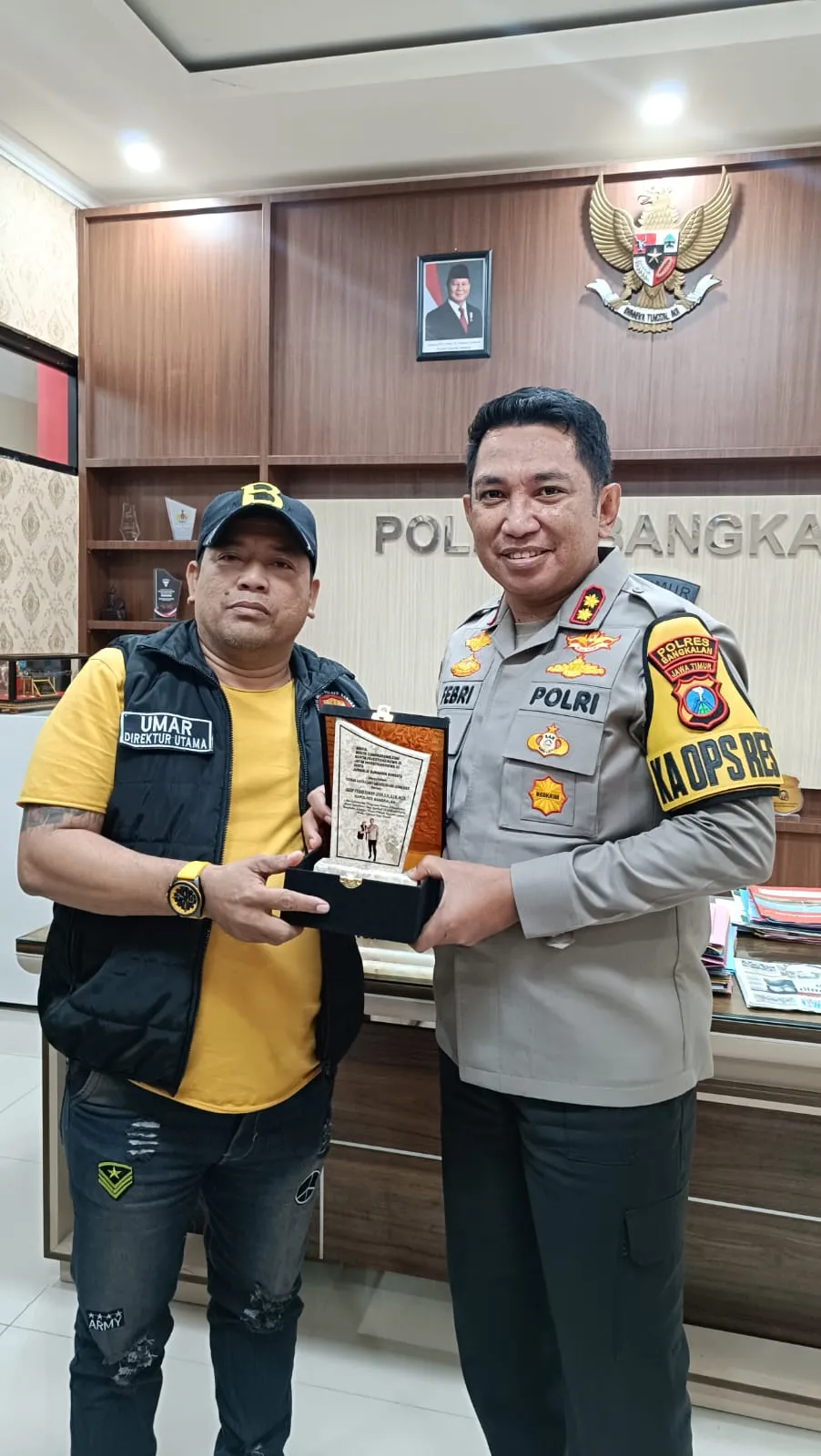 Pilkada Serentak 2024, Aman dan Damai Kapolres Bangkalan Terima Penghargaan Dari Wartawan Empat Media Dibawah Naungan Direktur Utama Umar Hayat