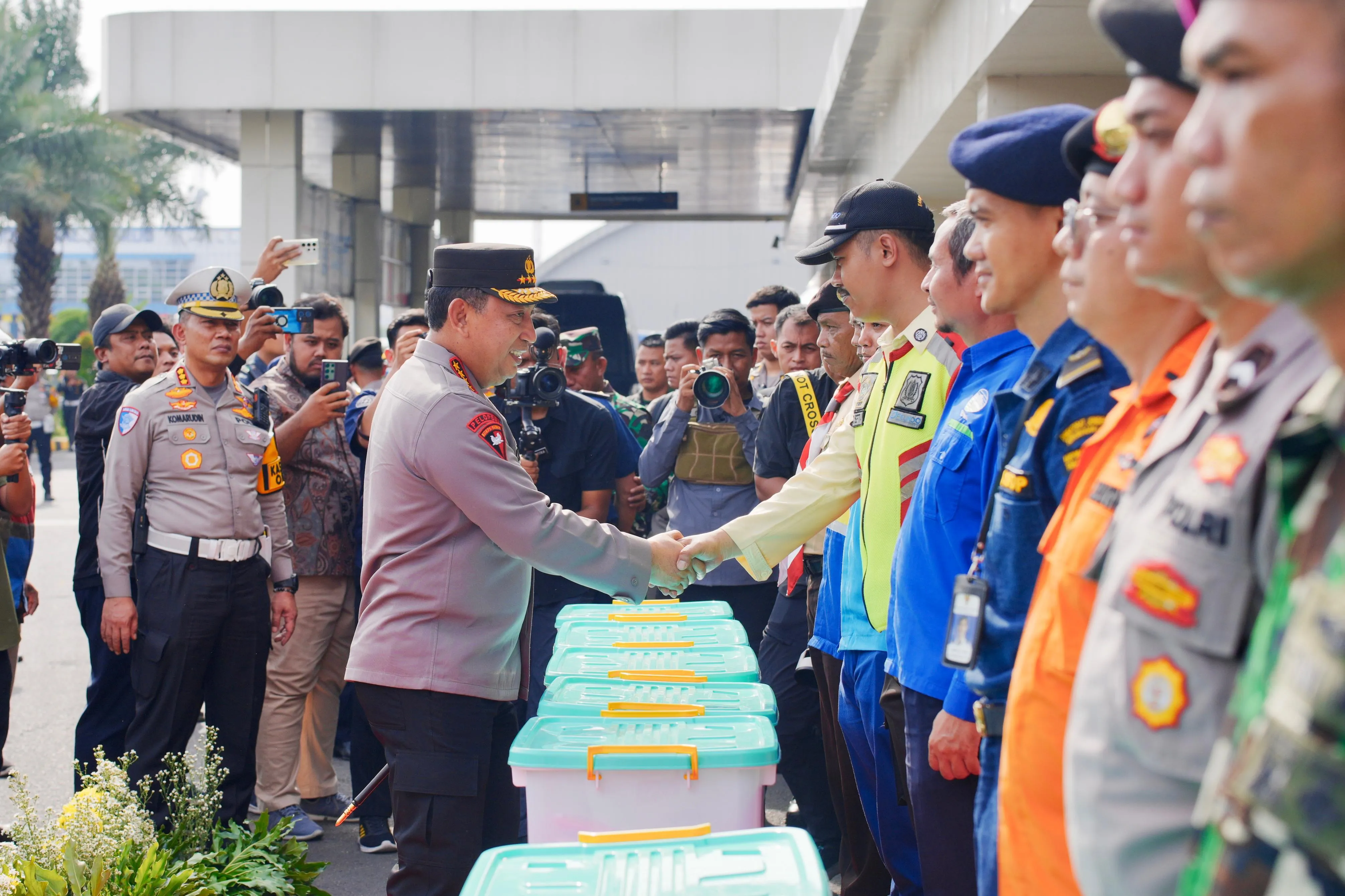 Kapolri Pastikan Pengamanan, Kelayakan Kapal, dan Mitigasi Bencana Libur Natal dan Tahun Baru