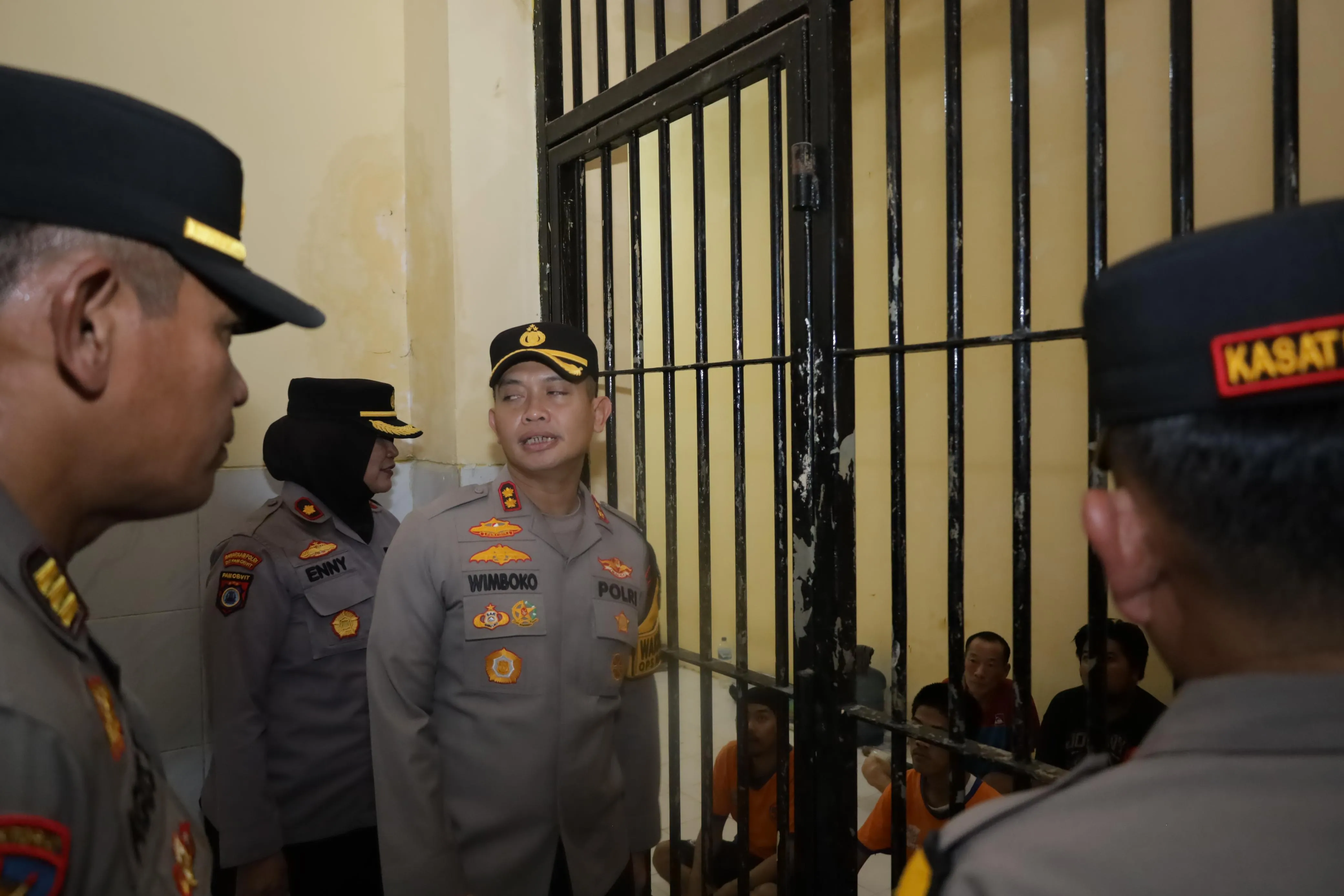 Wakapolrestabes Surabaya Pastikan Keamanan dan Kondisi Para Tahanan