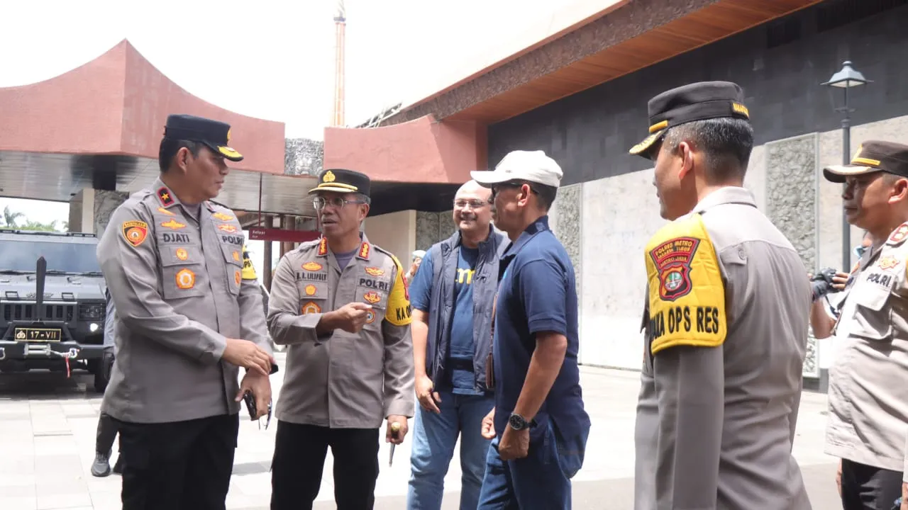 Wakapolda Metro Jaya : Meninjau Kesiapan Pengamanan Wisata TMII Menjelang Perayaan Tahun Baru 2025